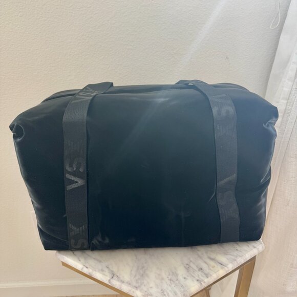 ⭐ Victoria's Secret VSX Sport Duffle Gym Bag in Black Shark - Picture 10 of 15